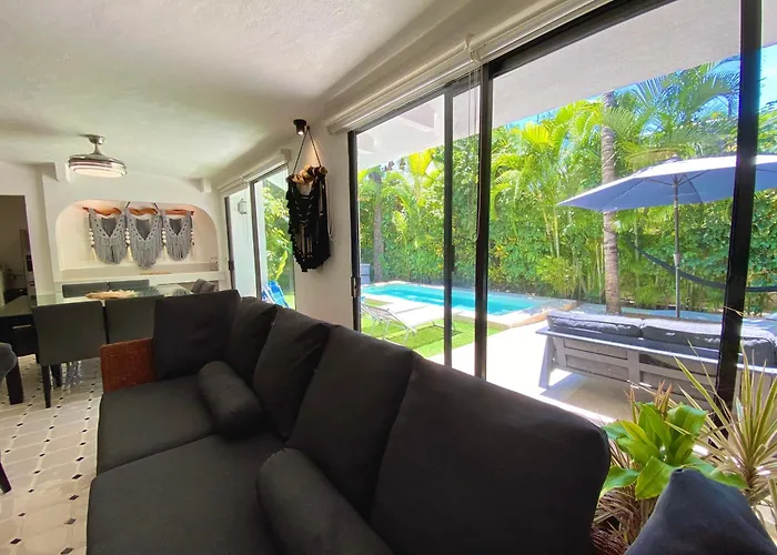 Exclusive Steps From The Playacar